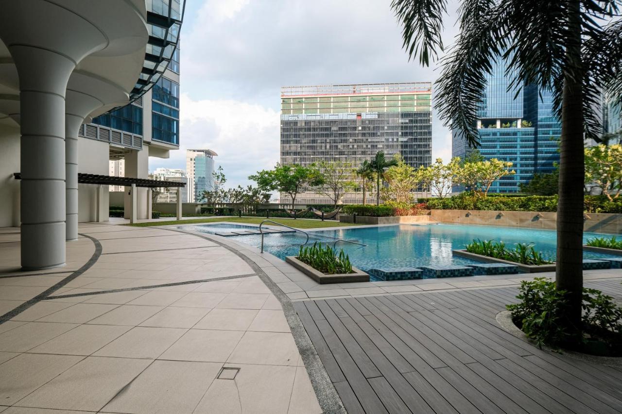 Cityscape View 2Br In Uptown Bgc W 200Mbps Wifi Taguig Exterior photo